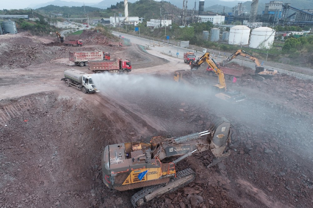 不停工、不斷檔，假期建設(shè)忙！